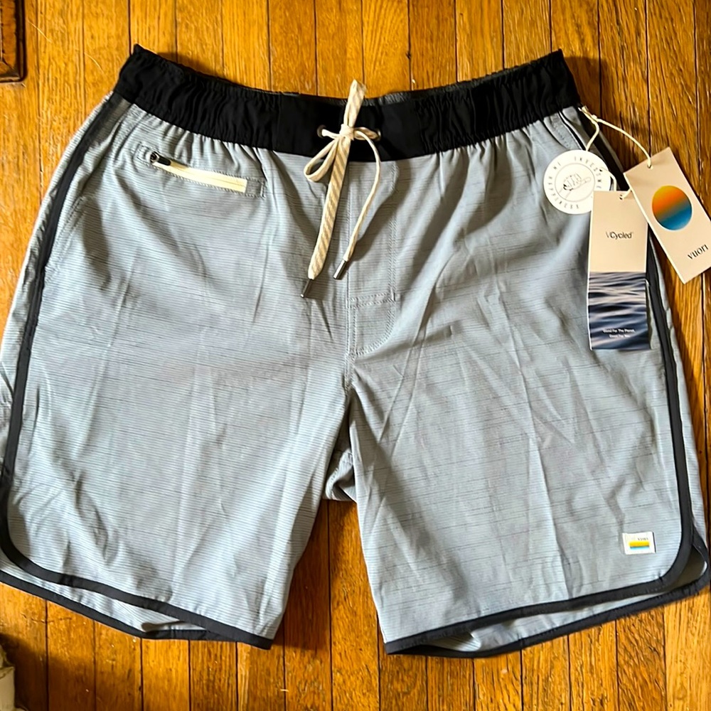 Vuori Men’s Bank Shorts